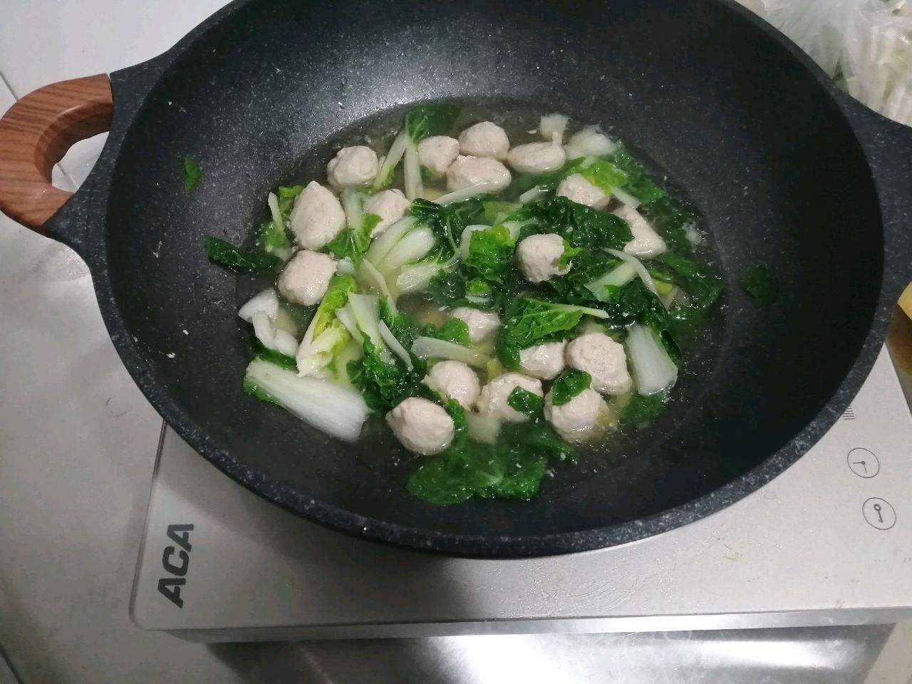 红烧青菜肉圆 红烧青菜肉圆子的做法