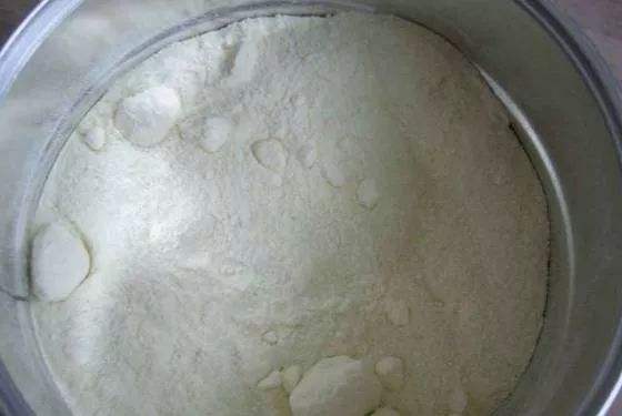 奶粉里面有白色颗粒 奶粉里面白色颗粒是什么